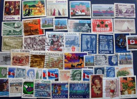 00704 50 Briefmarken aus Canada